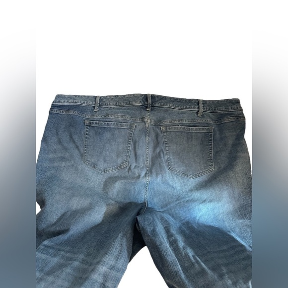 Torrid Cropped Boyfriend Distressed Raw Hem Denim Blue Jeans Pockets Size 30 - Picture 4 of 10